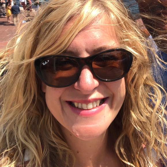 Meet your Posher, Kristen - Picture 2 of 2